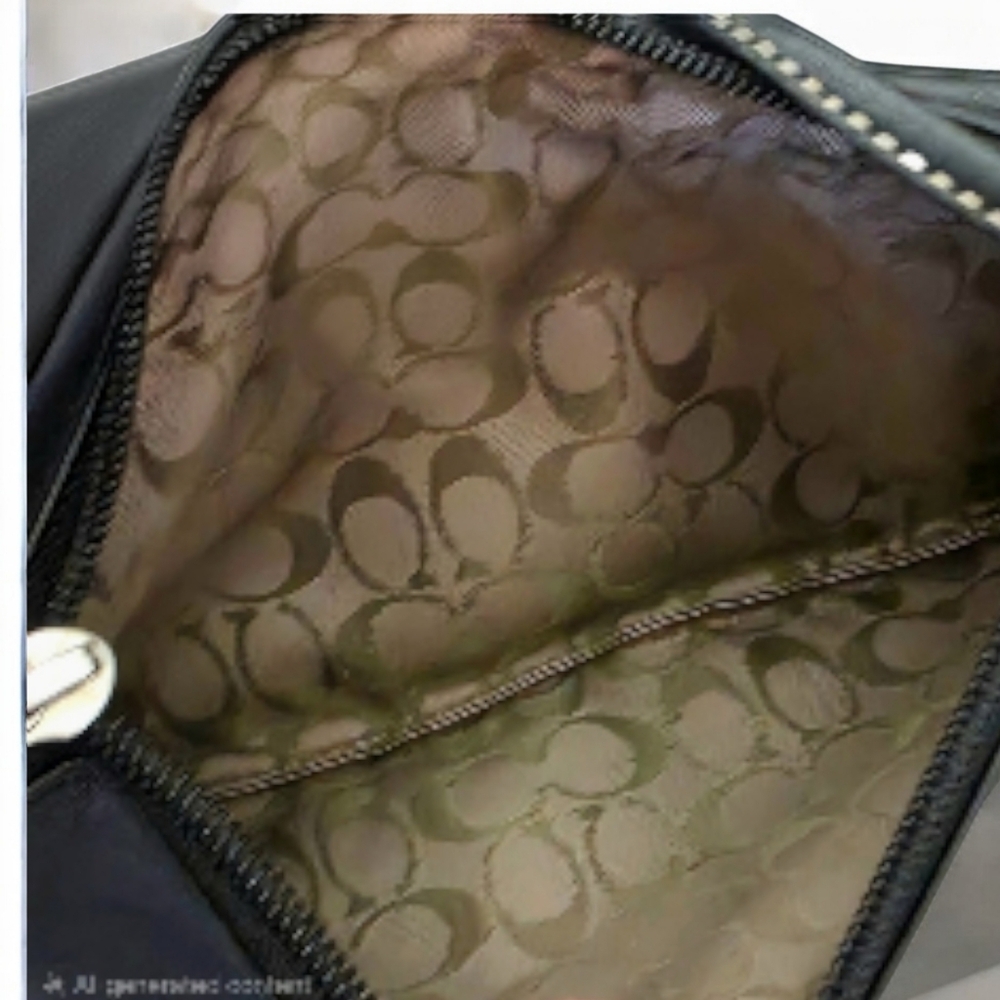 COACH EUC vintage Wristlet - Picture 6 of 6